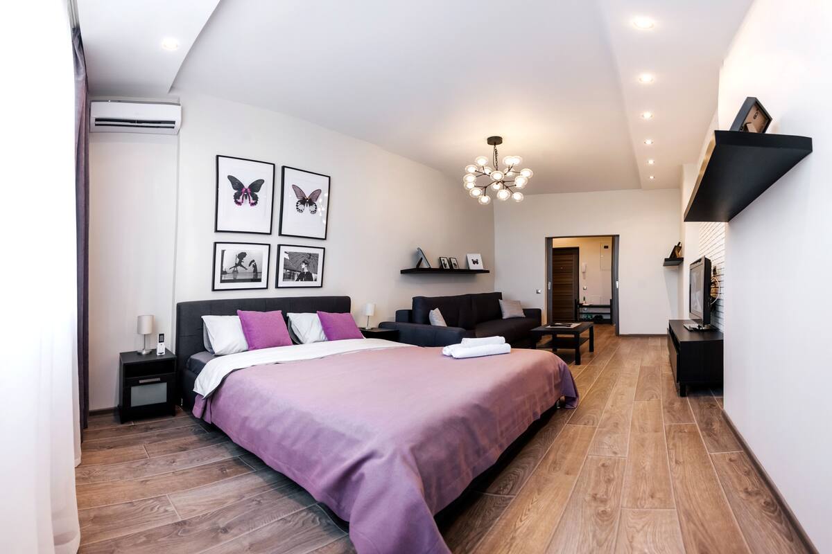 1 bedroom, hypo-allergenic bedding, down duvets, individually decorated