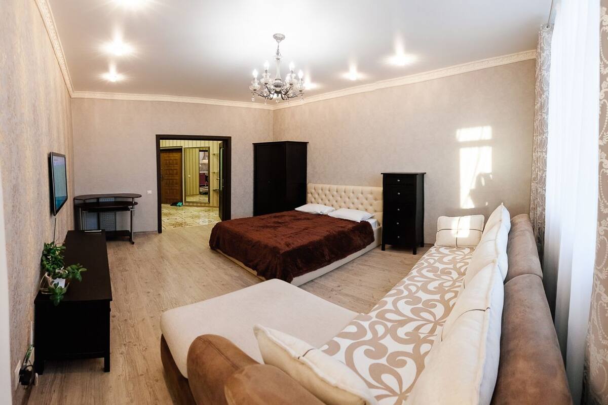1 bedroom, hypo-allergenic bedding, down duvets, individually decorated