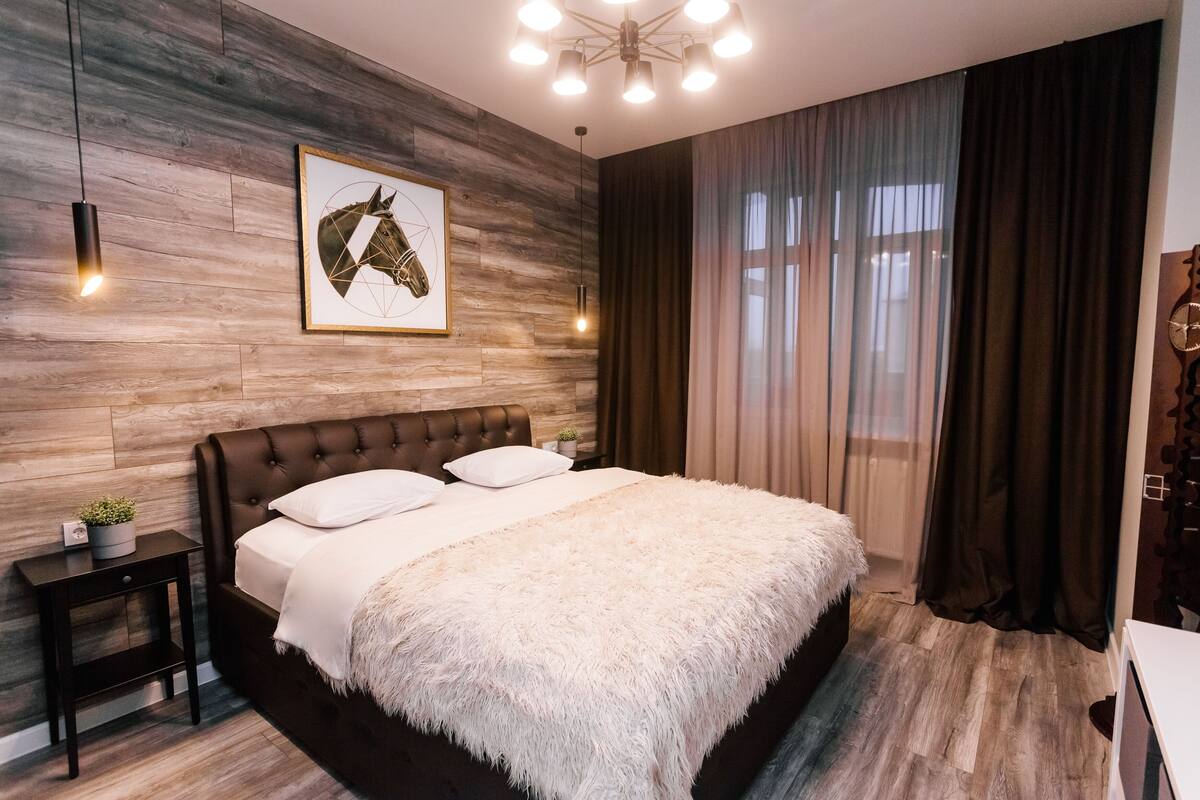 1 bedroom, hypo-allergenic bedding, down duvets, individually decorated