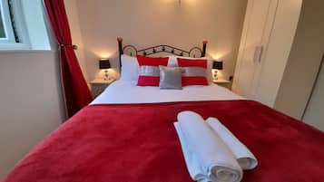 1 bedroom, desk, iron/ironing board, WiFi