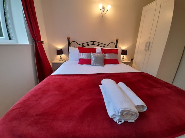 1 bedroom, desk, iron/ironing board, free WiFi