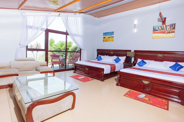 Familienzimmer | Zimmersafe, Schreibtisch, kostenloses WLAN, Bettwäsche