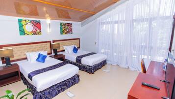 Twin kamer | Een kluis op de kamer, een bureau, gratis wifi, beddengoed