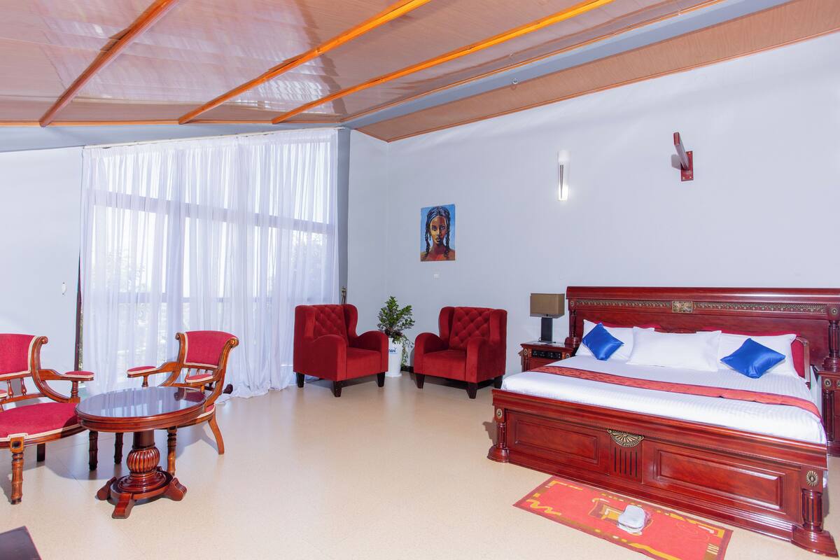 Deluxe Double Room | In-room safe, desk, WiFi (free), bed sheets