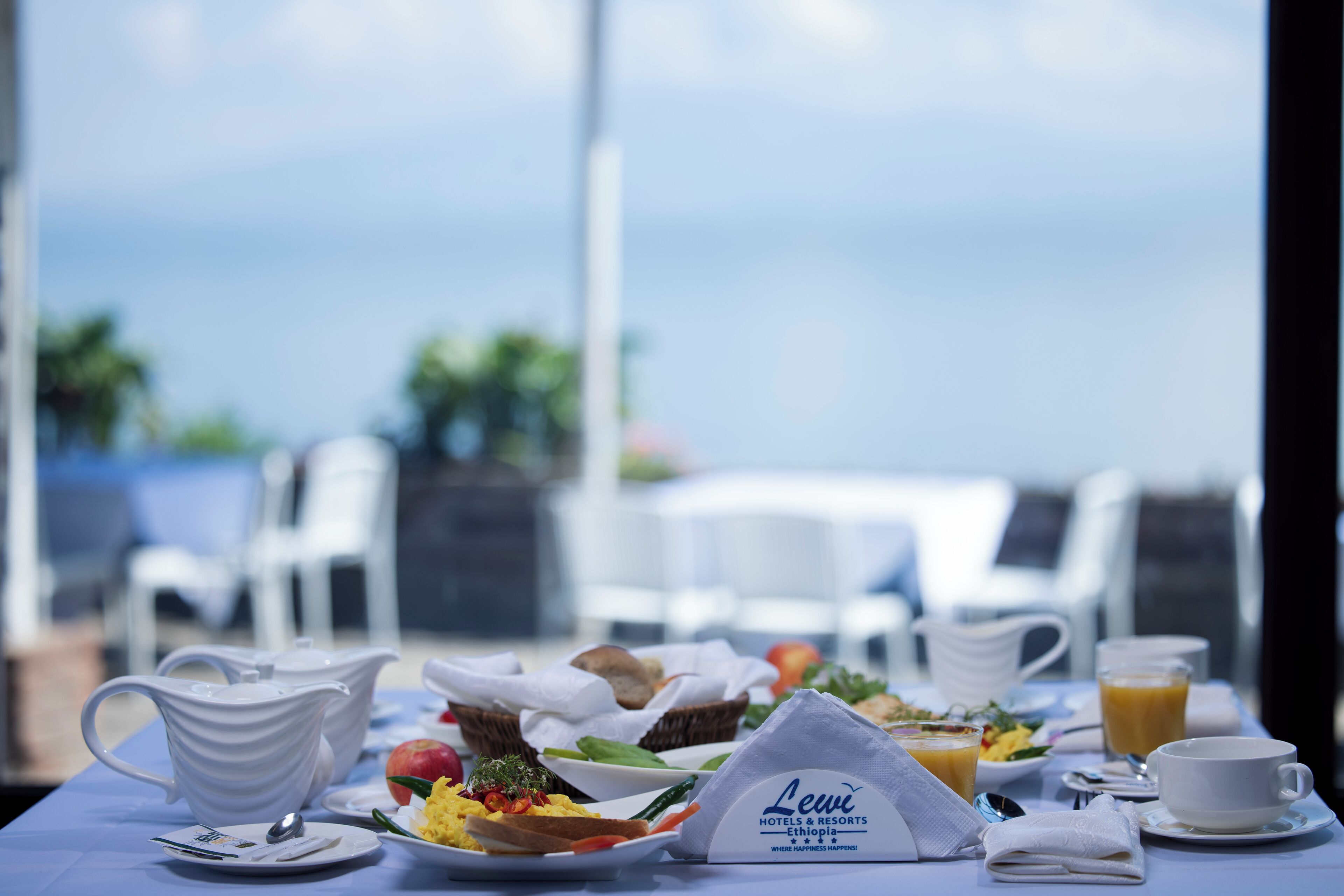 5 restaurants, breakfast served