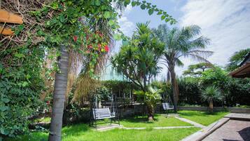 Presidential Suite | 1 bedroom, desk, laptop workspace, blackout drapes