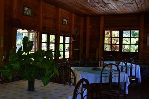 Daily continental breakfast (MGA 9000 per person)