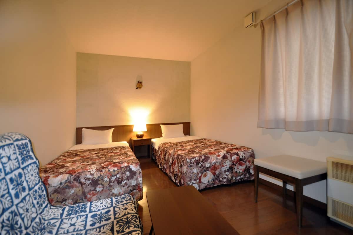 Standard Twin Room, Private Bathroom, Mountain View | Free WiFi