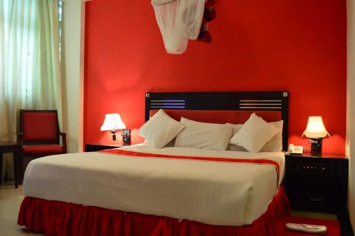 Két bảo mật tại phòng, trang trí khác biệt, bàn