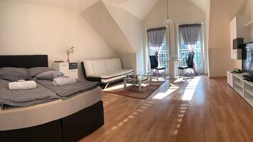 Standard Apartment, Non Smoking | 1 bedroom, down comforters, soundproofing, iron/ironing board