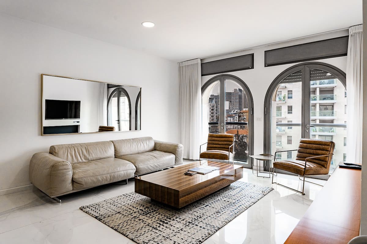 Superior Apartment, 4 Bedrooms, Non Smoking, City View | Living area