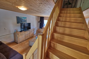 Elite House, Mountain View | Living room | Flat-screen TV