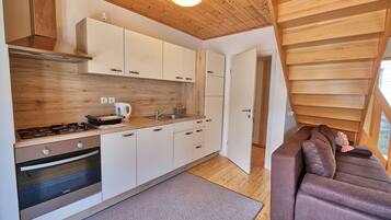 Elite House, Mountain View | Living area | Flat-screen TV