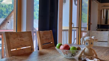 Elite House, Mountain View | Living room | Flat-screen TV