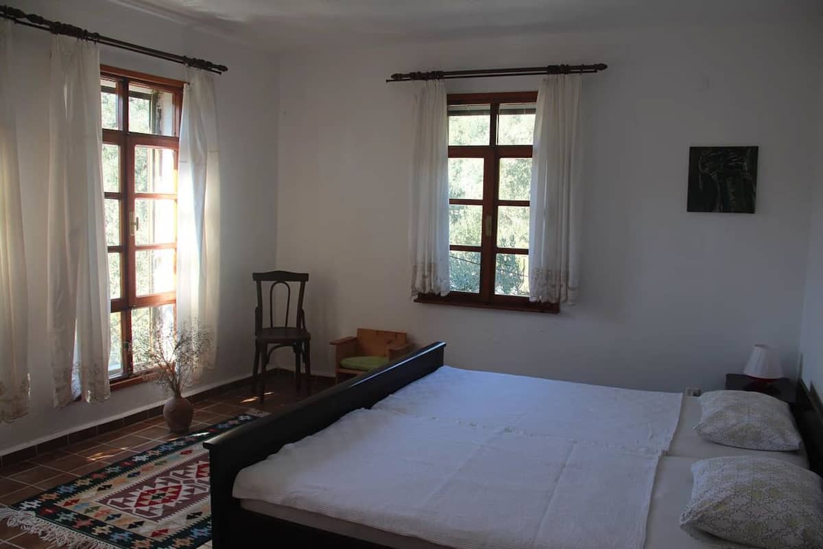 Exclusive Apartment, Multiple Beds, Non Smoking, Ocean View | Individually decorated, individually furnished, iron/ironing board