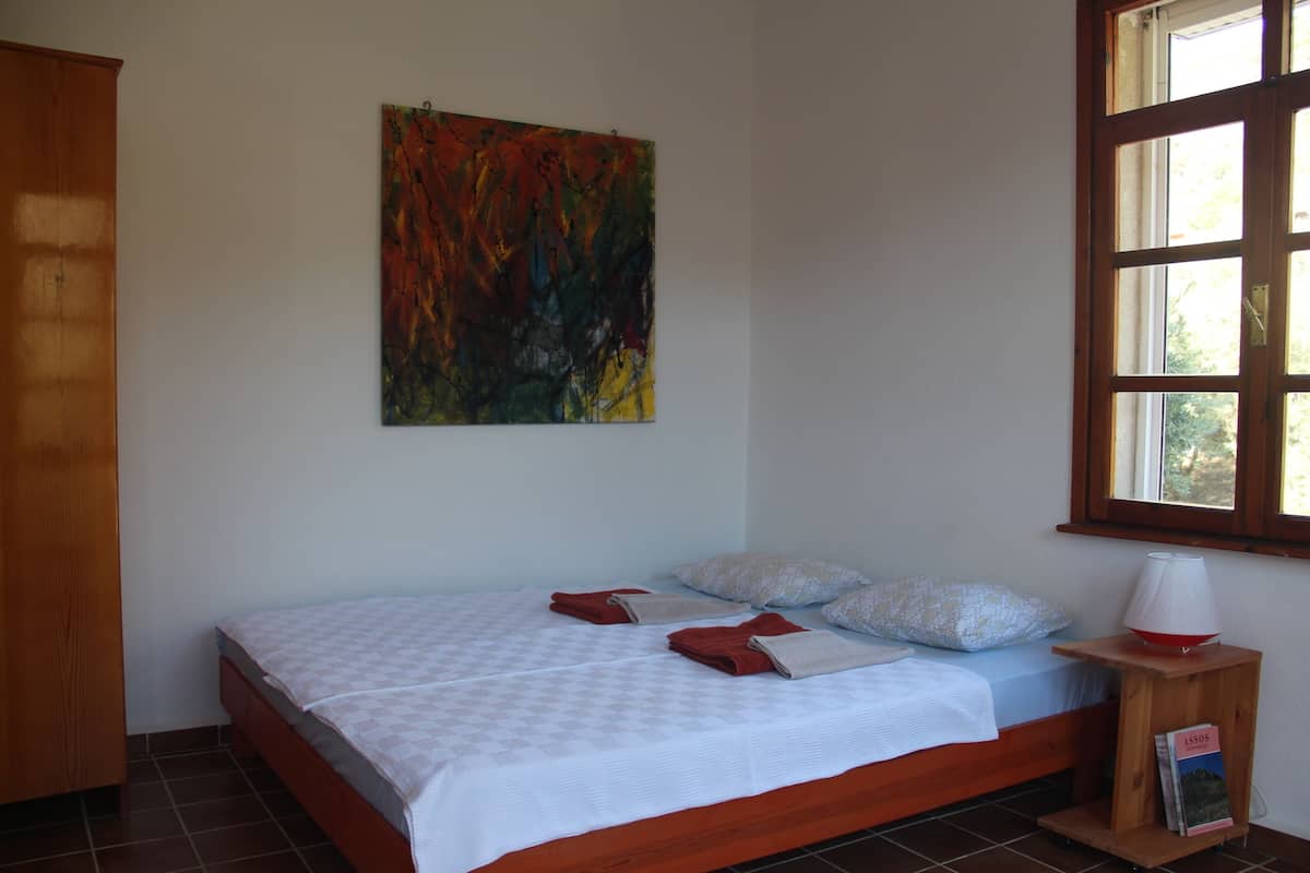 Standard Room, Hill View | Individually decorated, individually furnished, iron/ironing board