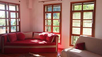 Exclusive Apartment, Multiple Beds, Non Smoking, Ocean View | Living room | TV