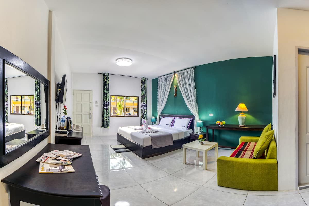 Superior Room | In-room safe, free WiFi, bed sheets