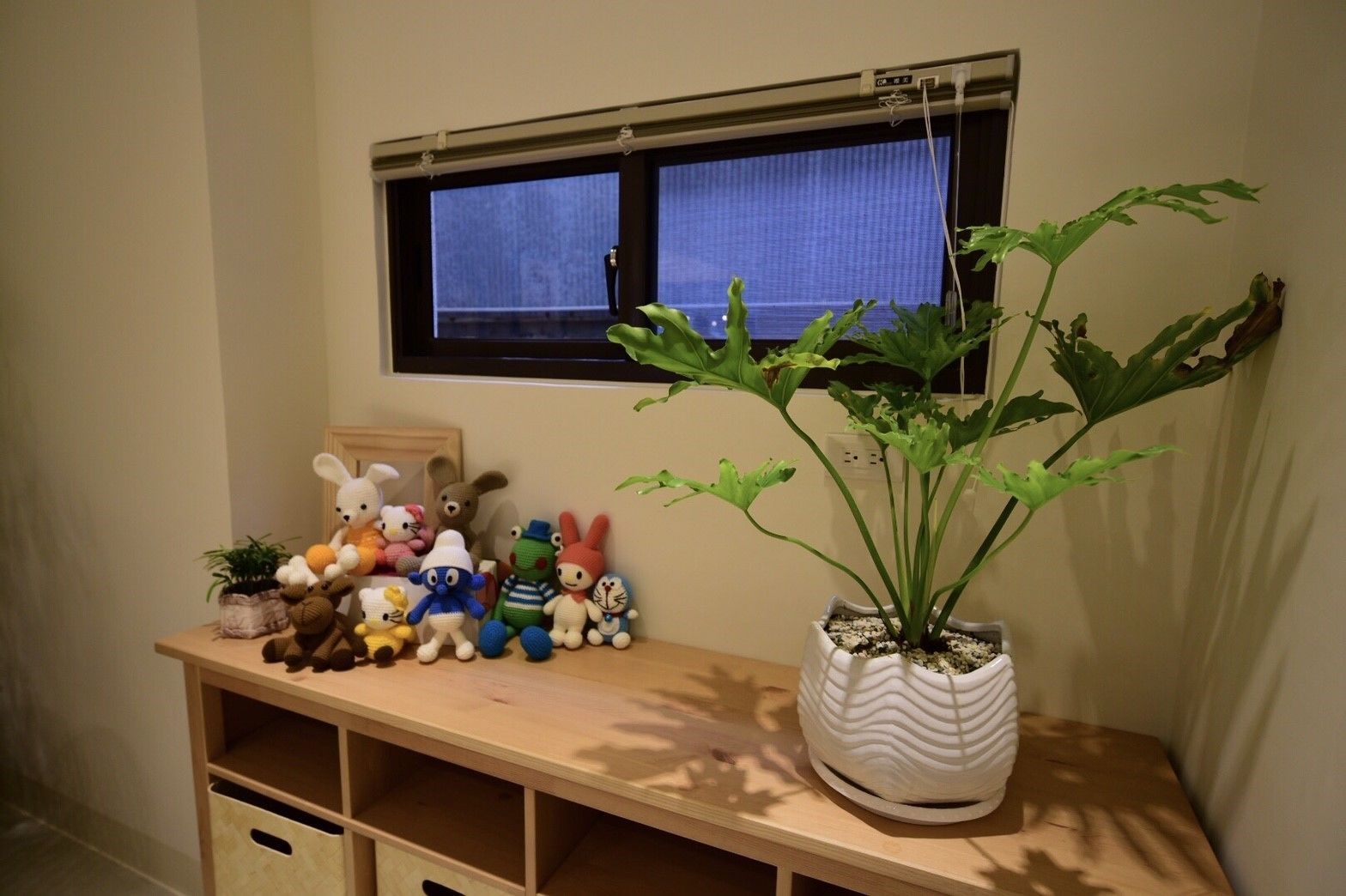 書桌、隔音、免費無線上網、床單