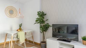 Een flatscreentelevisie