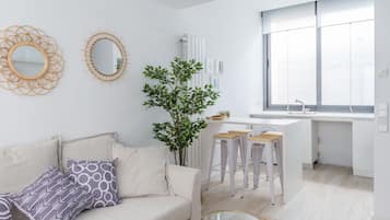 Premium bedding, down duvets, laptop workspace, free cots/infant beds