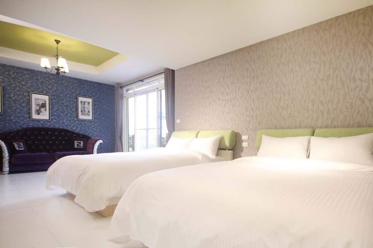 Deluxe Quadruple Room (101) | Desk, blackout curtains, free WiFi, bed sheets