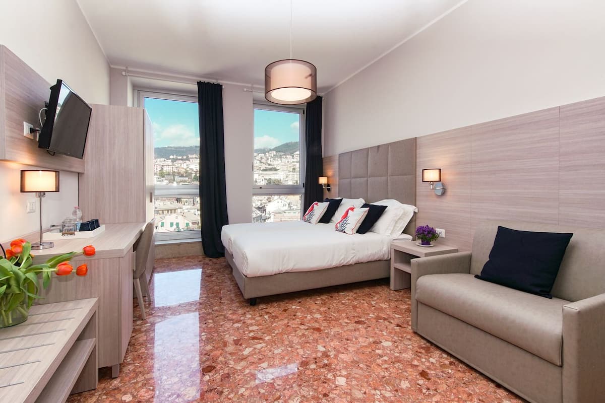 Camera Basic, letti multipli, non fumatori, vista città | Biancheria da letto di alta qualità, copriletto in piuma, minibar