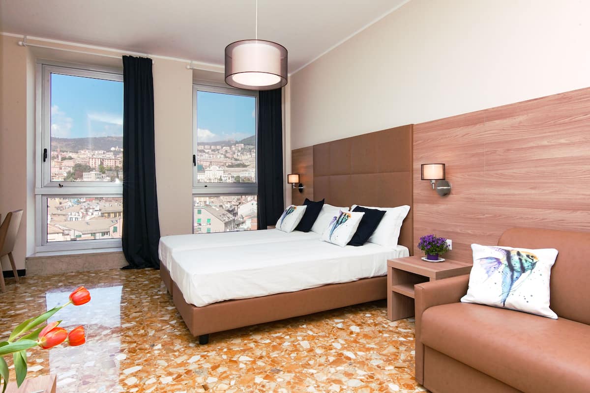 Camera Basic, letti multipli, non fumatori, vista città | Biancheria da letto di alta qualità, copriletto in piuma, minibar