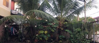 3 Bedroom house, 10mins to Malls & the city proper, located in a quiet subd.