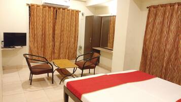 Camas con efecto memoria, decoración personalizada y muebles diferentes