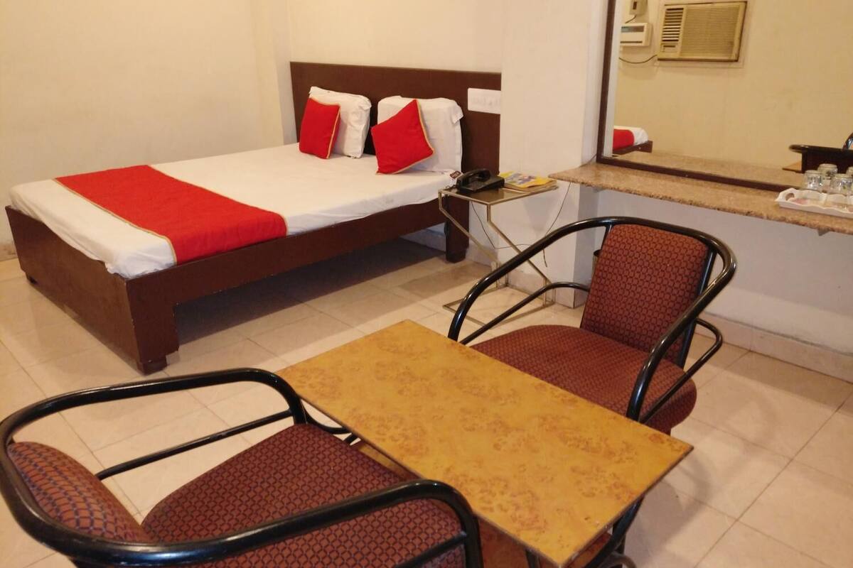 memory-foam beds, individually decorated, individually furnished, desk