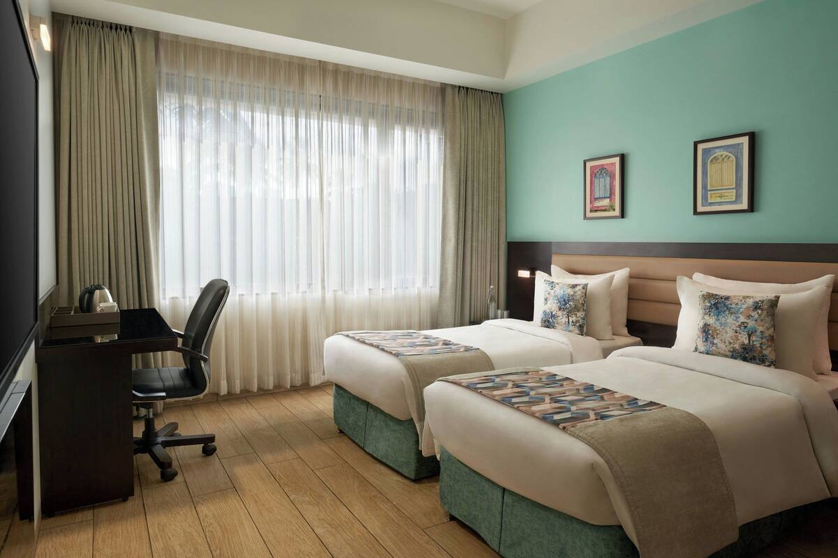 Premium Room, 2 Twin Beds | Minibar, in-room safe, desk, iron/ironing board