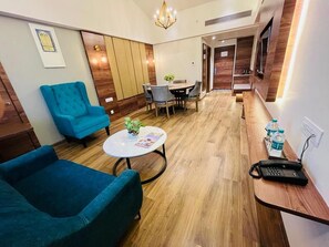 Minibar, in-room safe, desk, iron/ironing board - The Fern Kesarval Hotel & Spa Verna Plateau, Goa (Verna)