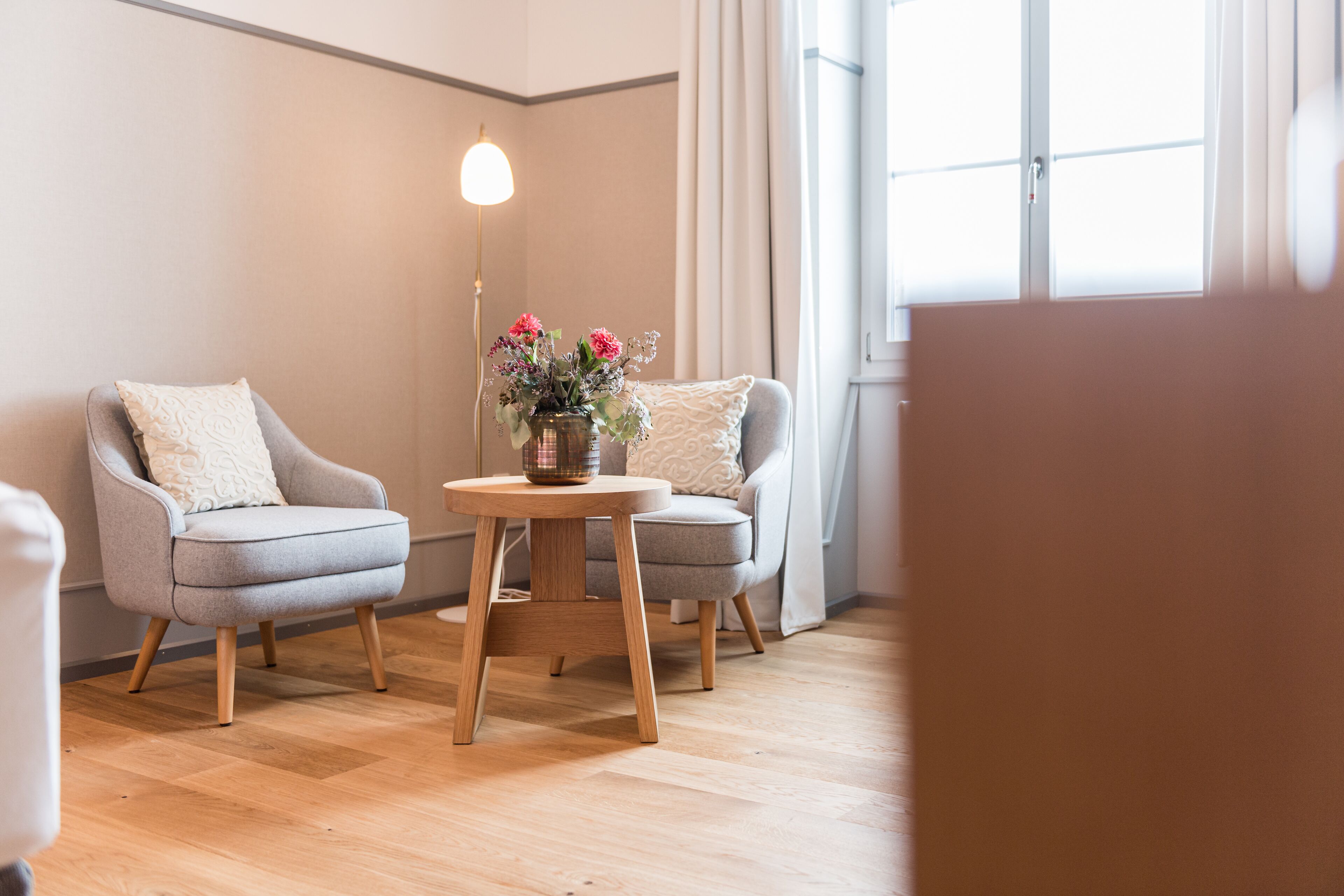 junior suite | living area | tv