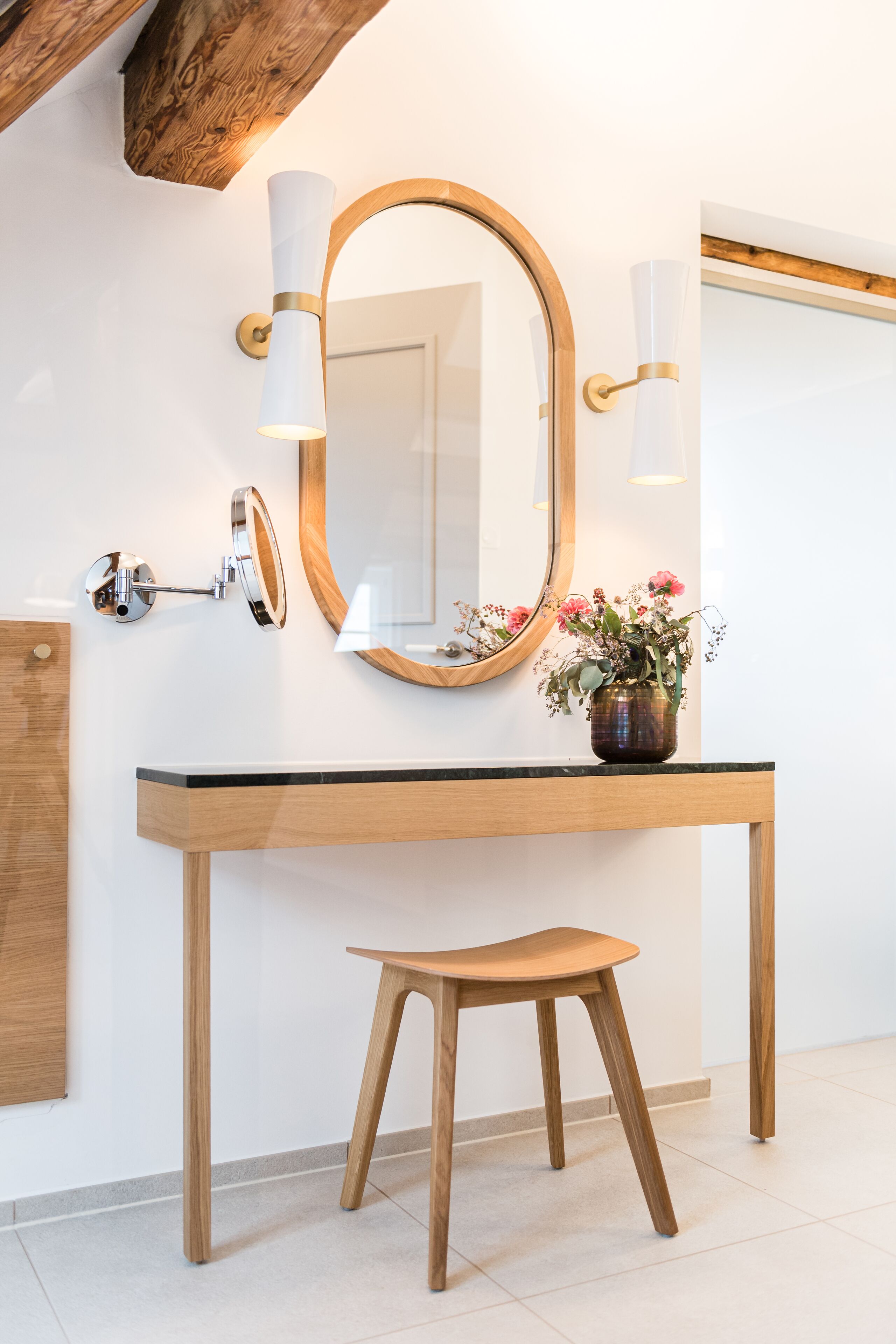 weissenstein suite | bathroom | hair dryer, towels, soap, shampoo