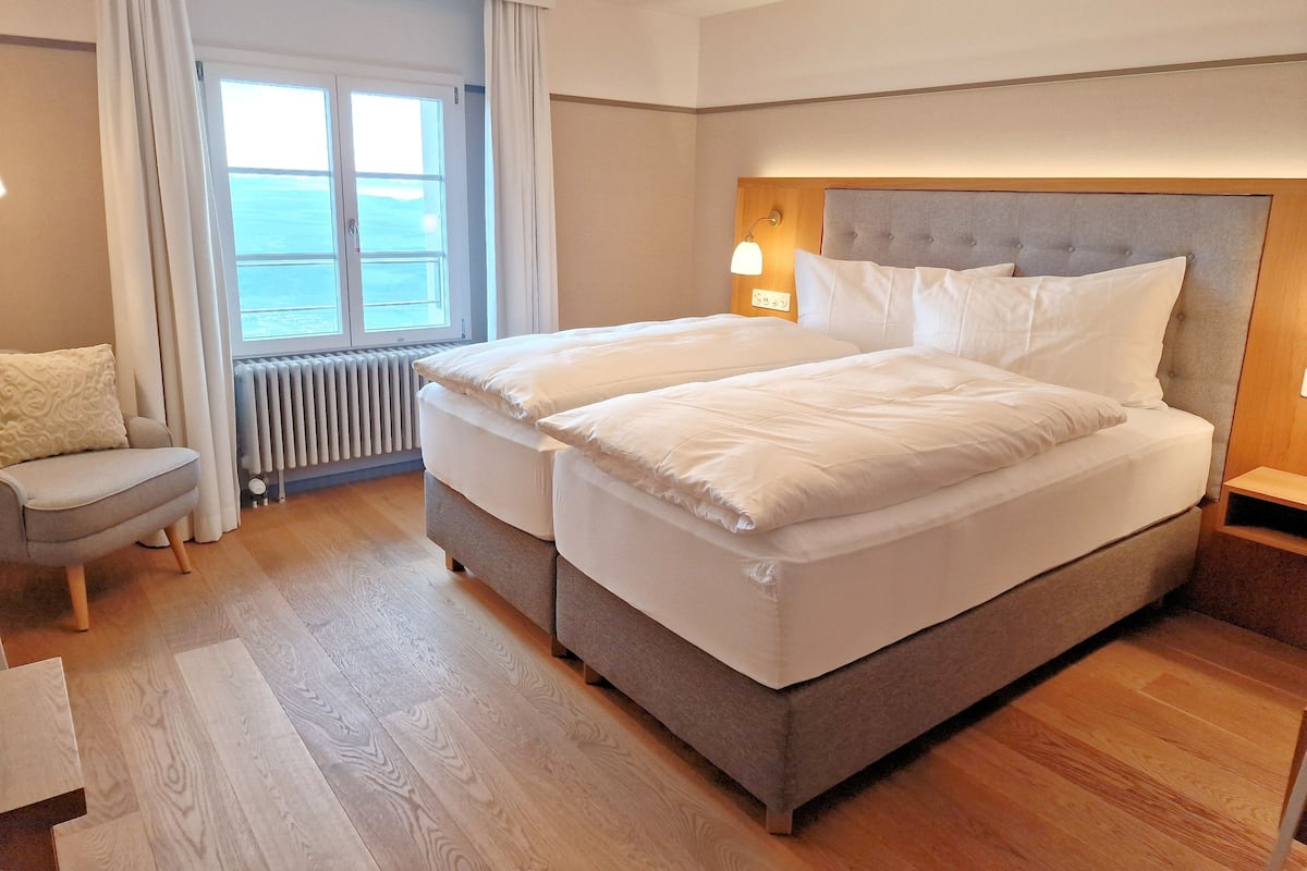 Superior Comfort King Size | 1 slaapkamer, donzen dekbedden, verduisterende gordijnen, gratis wifi