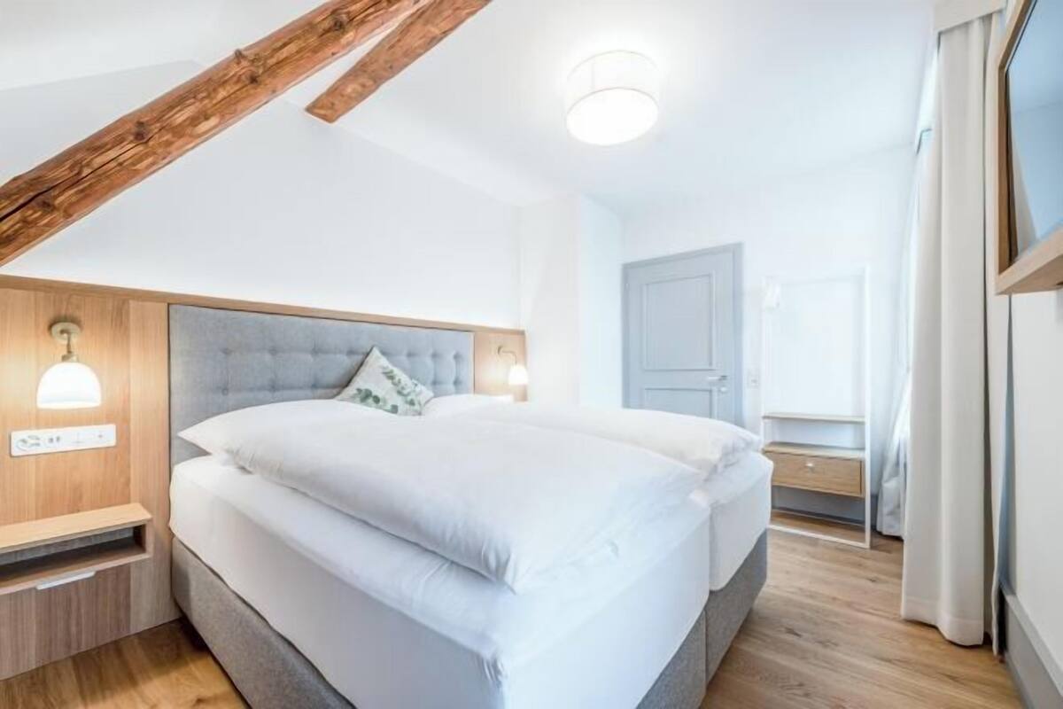 1 habitación, cubrecamas, cortinas blackout y wifi gratis