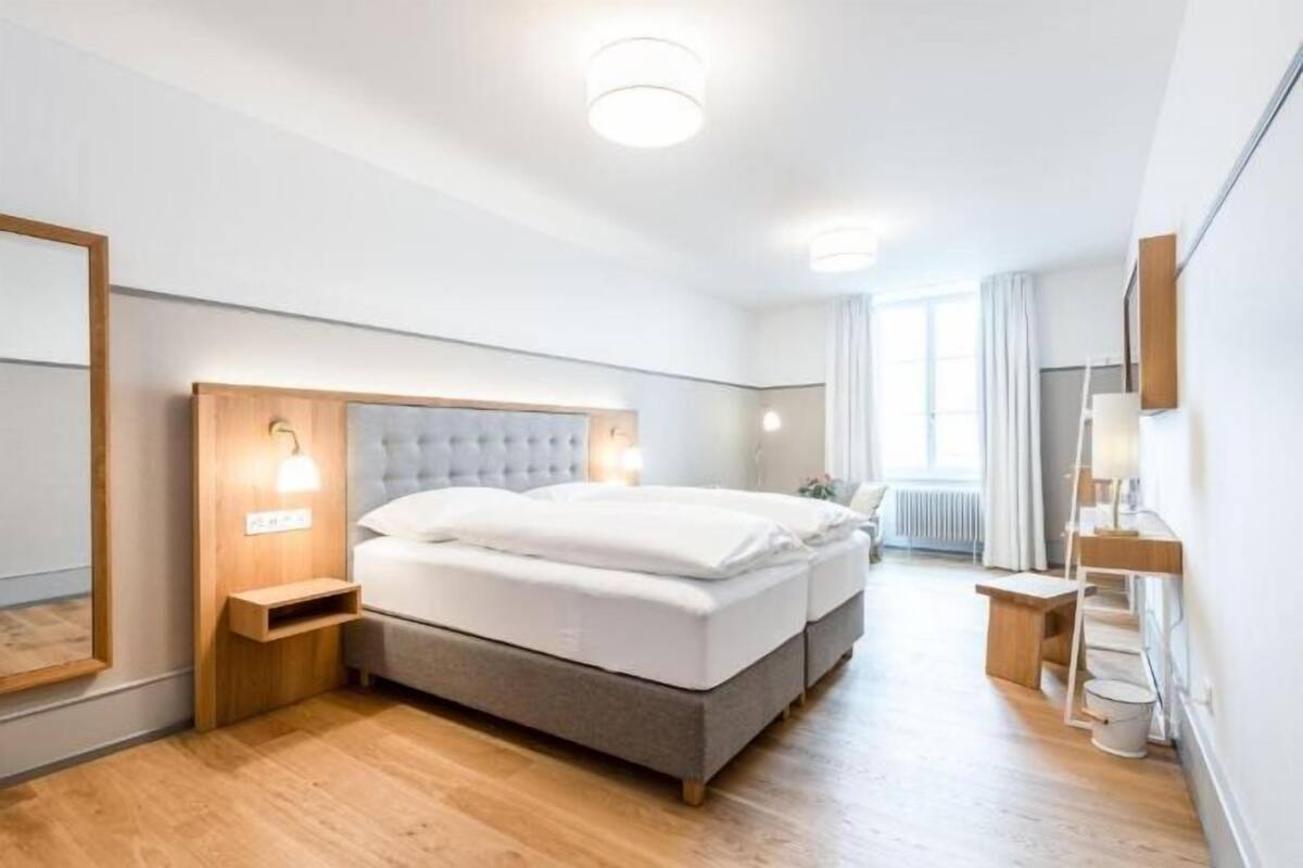 1 habitación, cubrecamas, cortinas blackout y wifi gratis