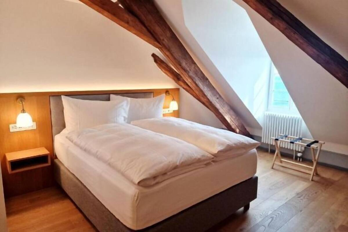 1 habitación, cubrecamas, cortinas blackout y wifi gratis