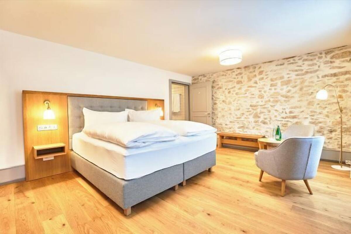 1 habitación, cubrecamas, cortinas blackout y wifi gratis