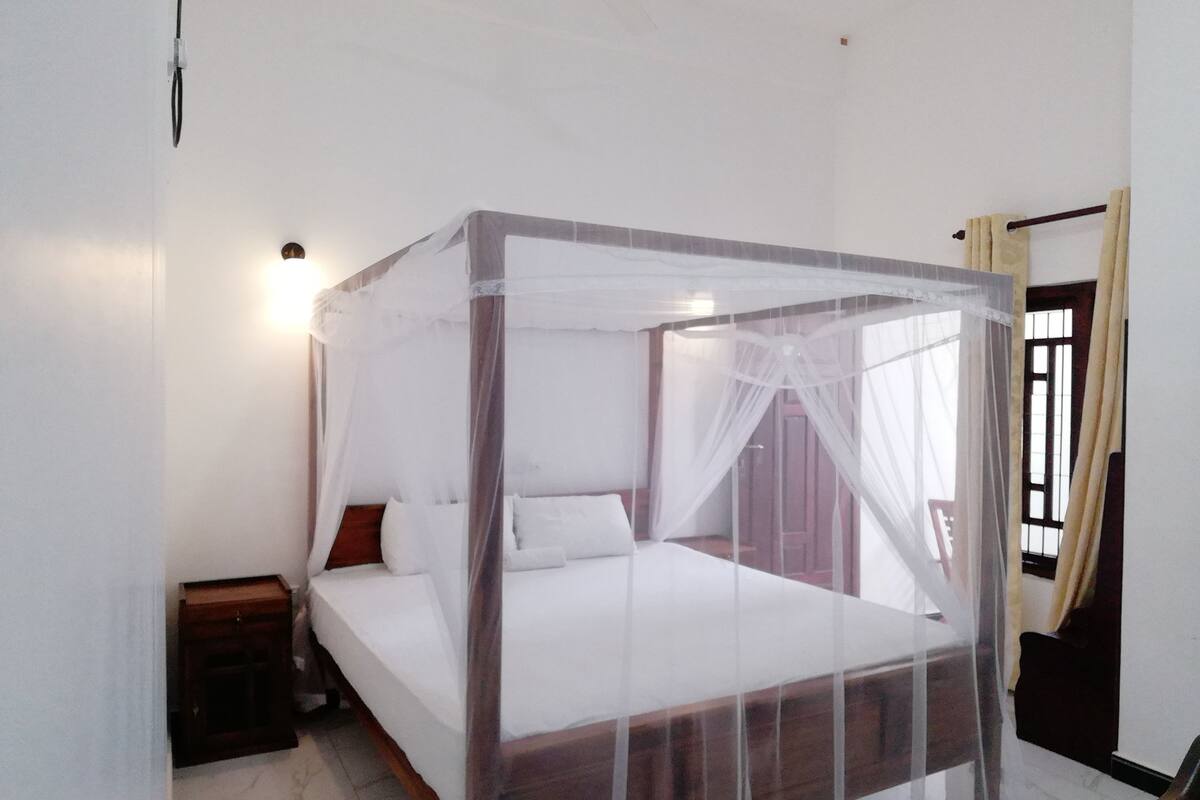 Habitación Deluxe doble, 1 cama doble, no fumadores | 8 dormitorios, colchones con acolchado adicional, caja fuerte