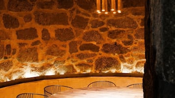 Petit-déjeuner, déjeuner et dîner servis sur place