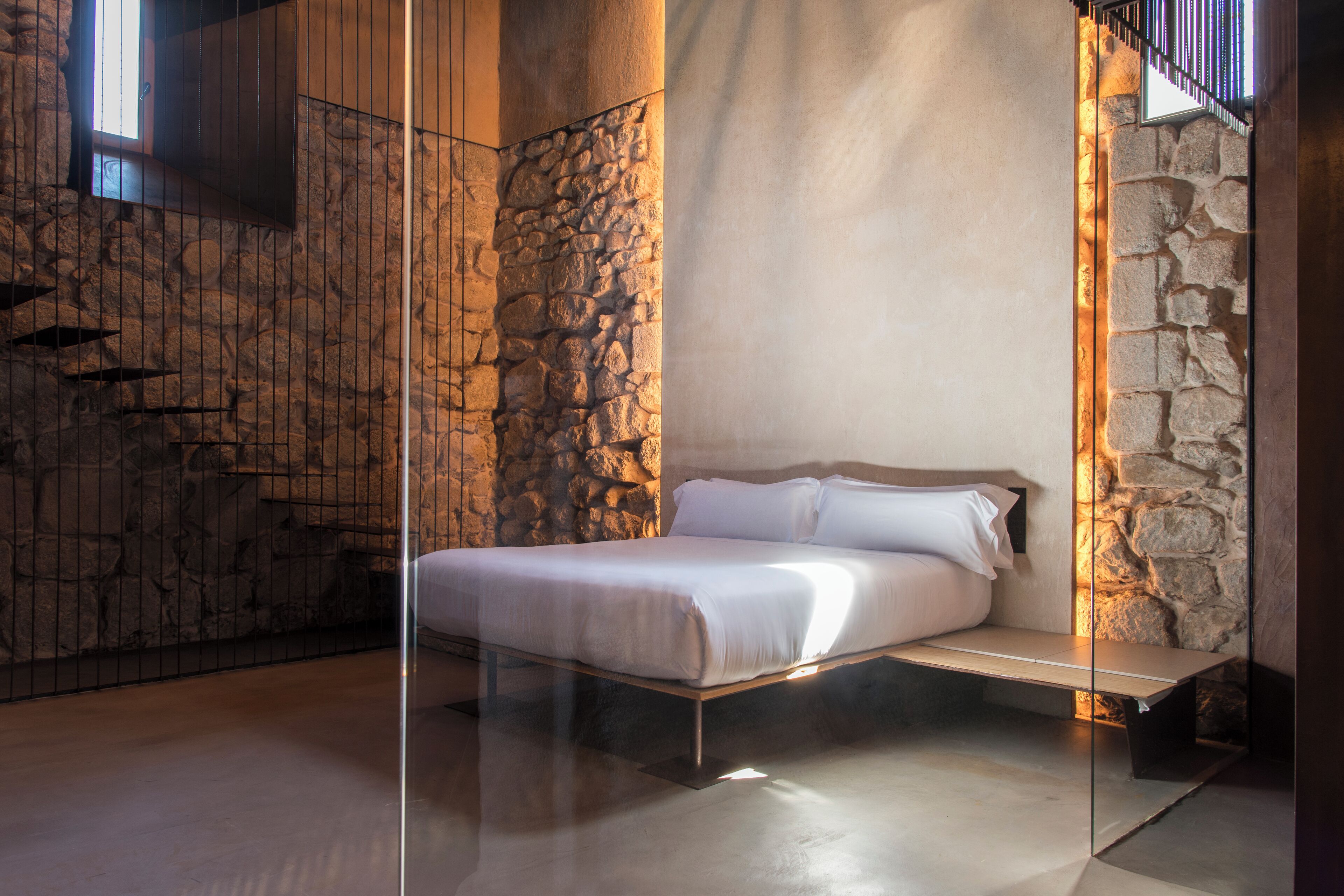 In-room safe, soundproofing, free WiFi, bed sheets