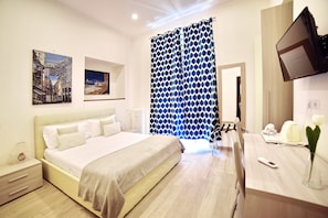 Habitación doble superior, balcón | Caja de seguridad en la habitación y decoración personalizada