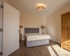 9 bedrooms, individually decorated, individually furnished, free WiFi