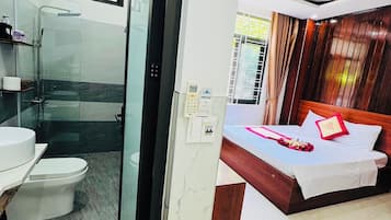 Deluxe Double Room (Window) | Premium bedding, down comforters, pillowtop beds, minibar