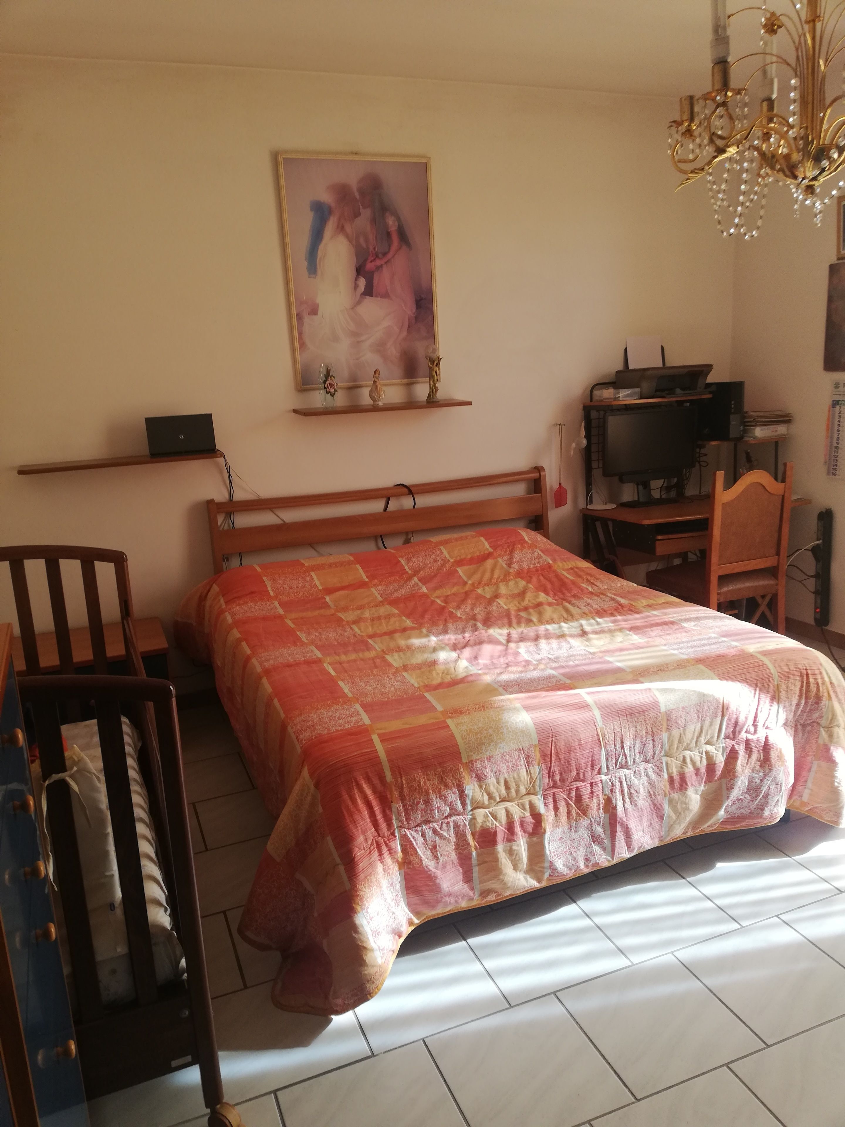 Soundproofing, free WiFi, bed sheets