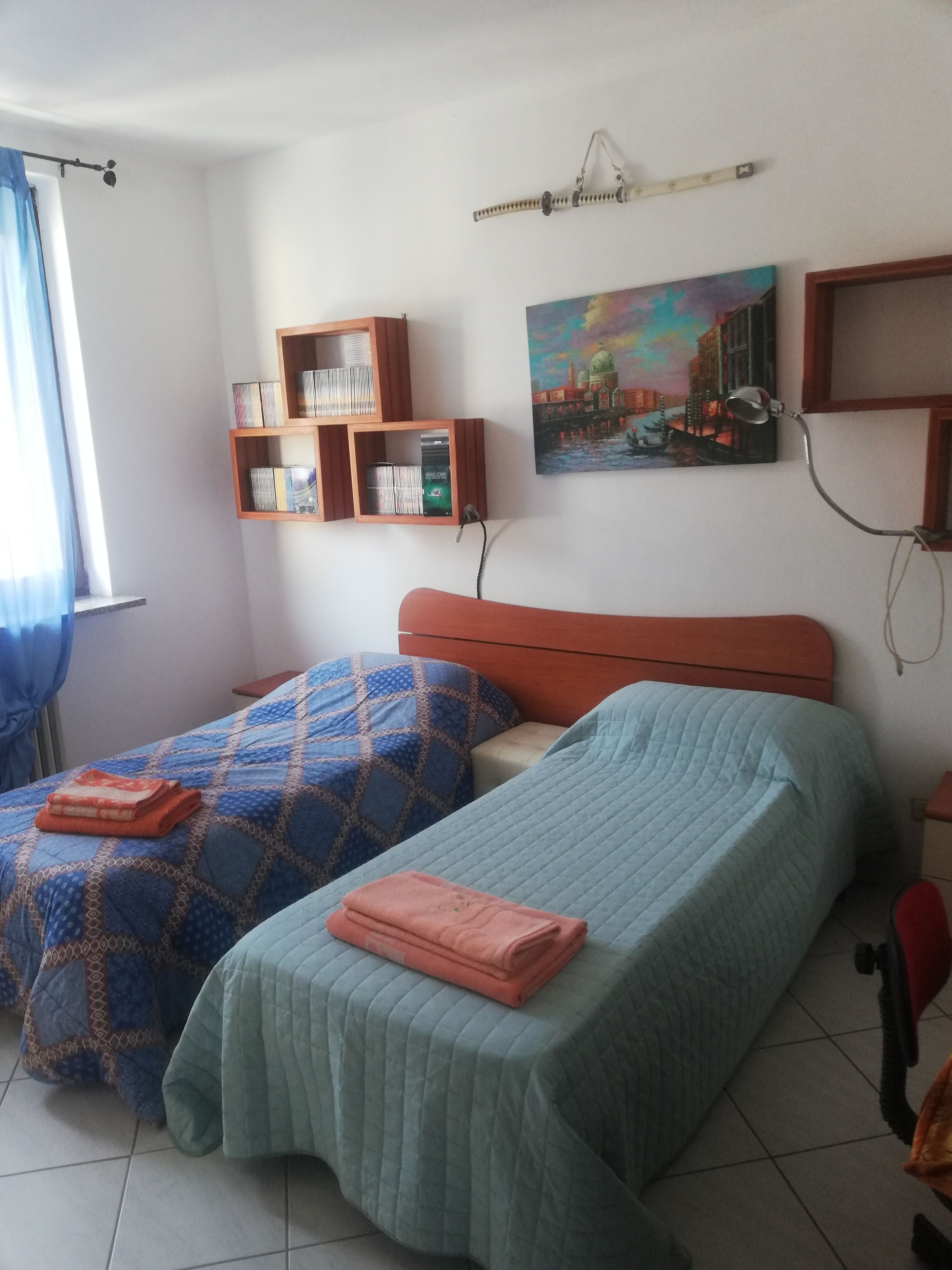 Soundproofing, free WiFi, bed sheets