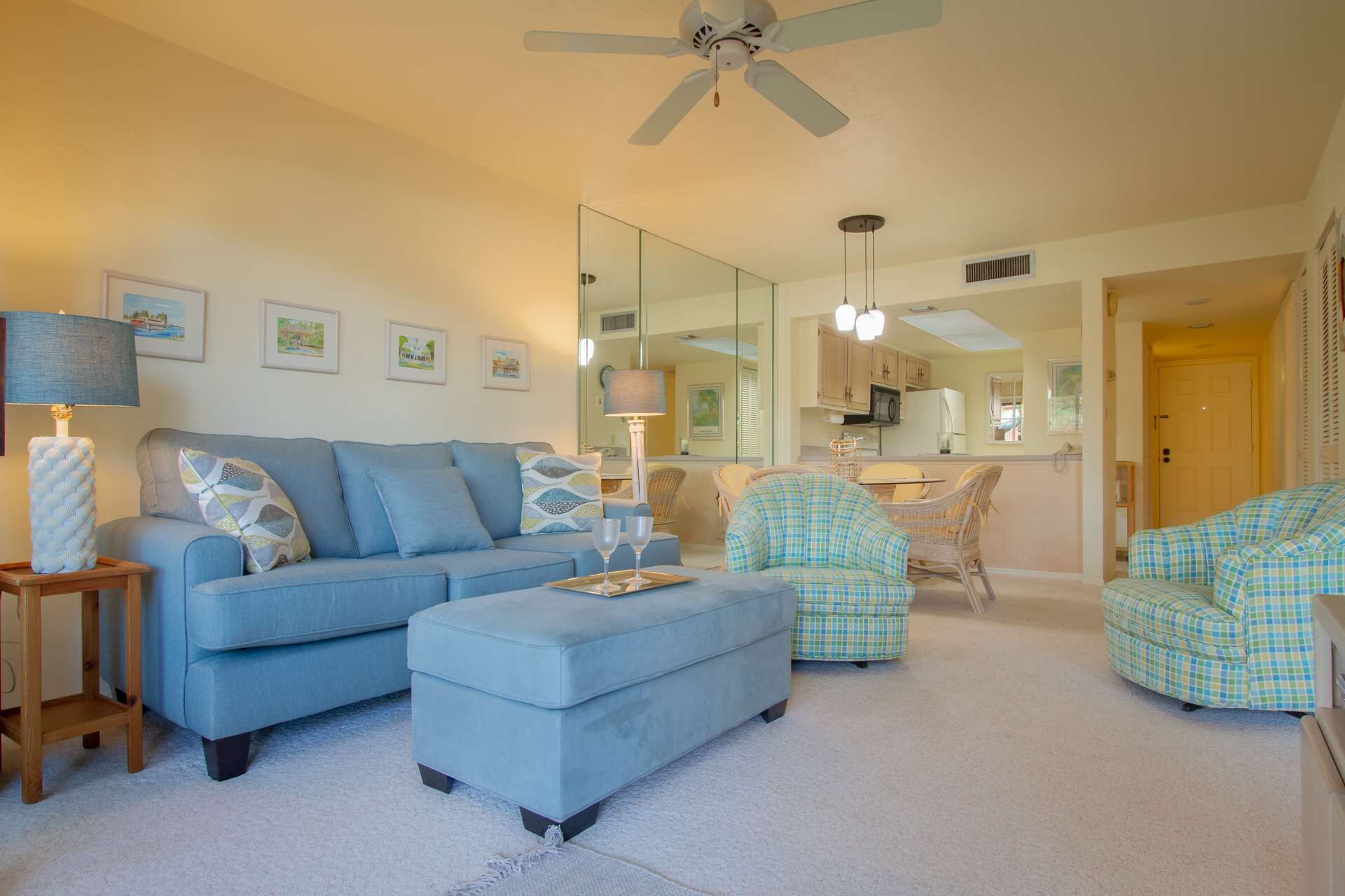 Park Shore Resort- West of 41, 1.25 miles to beach; Free High Speed Internet!