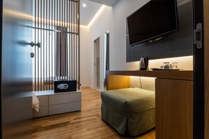 Premium bedding, minibar, in-room safe, soundproofing - Concept Terrace Hotel (Rome)
